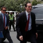 Mauricio Claver-Carone, candidato a presidir el BID, durante una reciente visita a Bolivia.