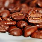 El café es rico en antioxidantes y ayuda a la microbiota intestinal.
