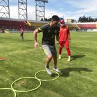 Los equipos nacionales llevan más de un mes entrenándose y dos semanas jugando partidos amistosos