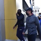 Uno de los agentes metropolitanos de Tránsito a su llegada a la Unidad de Flagrancia.



  . Quito 12 de agosto     del 2020  Agencia (ag - expreso ag extra)