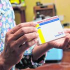 El sector dice que los fármacos de mayor costo que no se producen localmente se verán afectados.