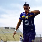 Carlos Garcés celebra el tanto de apertura en el estadio Jocay.