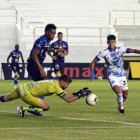 Facundo Barceló (d) muestra cosas interesantes, pero hasta el momento no justifica su presencia como piloto de ataque en filas del tricampeón ecuatoriano.