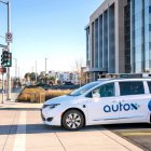 Auto-X anunció el lanzamiento de 100 taxis autónomos.