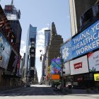 Las calles de Manhattan, uno de las cinco zonas en que está dividida la ciudad de Nueva York, luce casi vacía. Antes de la pandemia era el centro del turismo y consumo de esta ciudad estadounidense.