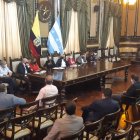 Encuentro. Los representantes de la industria turística durante la sesión de hoy, desarrollada en el Salón de la Ciudad.