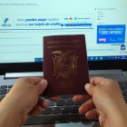 Los pasaportes que caducaron al inicio de la emergencia sanitaria tendrán vigencia hasta finales de febrero.