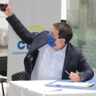 Andrés Arauz se hizo varios auto retratos durante el proceso de aceptación de la precandidatura.