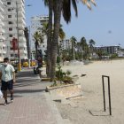 Dos drones vigilarán a los turistas, además de 150 agentes en los malecones de Salinas.