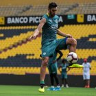 Bruno Piñatares, volante de Barcelona, considera que los toreros fueron superiores a Guayaquil City.