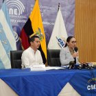 La presidenta del CNE junto al delegado electoral en Guayas, John Gamboa, en la rueda de prensa de hoy en la Delegación Provincial.