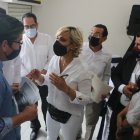 La alcaldesa, Cynthia Viteri, junto a autoridades del ministerio de Ambiente volaron sobre la vía a la Costa para ver si las canteras están haciendo explotación ilegal.