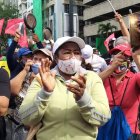 Hecho. Este 1 de septiembre, decenas de docentes participaron de una protesta para exigir a las autoridades el pago completo de sus sueldos.