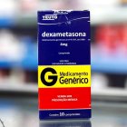 Dexametasona genérica en una farmacia de Brasil.