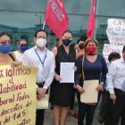 El gremio de los maestros busca el reintegro de sus compañeros despedidos.