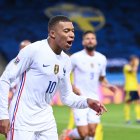 Kylian Mbappé celebra su tanto conseguido frente al combinado sueco.