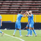 Los jugadores de Universidad Católica festejan el primer gol en el partido contra Olmedo en el estadio Olímpico Atahualpa


GOL DE 11 JEISON CHALA 



Quito.05 de septiembre  2020 Agencia ( ag - expreso ag extra ) API