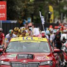 El director del Tour de Francia, Christian Prudhomme dio positivo en los primeros test durante el descanso de la prueba que se retomó la mañana de este lunes.