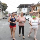 Las mascotas de las moradoras Wendy Sáenz, Maribel Carranza y Edna Macías murieron envenenadas la última semana de agosto.