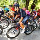 Richard Carapaz terminó 43 en la etapa 12. En la General se mantiene en la casilla 15, a +03:42 segundos del líder Primoz Roglic.