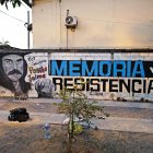 El mural original muestra a Pancho Jaime haciendo la señal del dedo del medio.