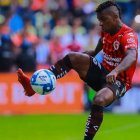 Miler Bolaños, delantero ecuatoriano de Xolos, no ha sido tomado en cuenta las últimas fechas, por lo que sería transferido.