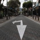 El sector de La Mariscal, conocido como la arteria de ‘la farra’ del centro norte de Quito, quedó abandonado, con más del 40 % de sus locales cerrados o en venta.