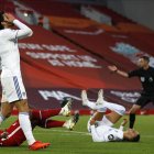 Leeds United perdió el encuentro en los últimos minutos debido a un penal muy claro