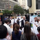 Una manifestación en favor del retorno del Instituto Izquieta Pérez se realizó en la Plaza Vicente Rocafuerte de Guayaquil.