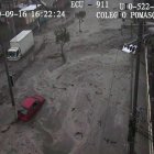 Desbordamiento de una quebrada en Pomasqui, noroccidente de Quito.
