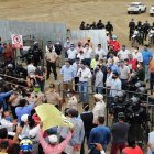 Reacción. El  9 de junio los habitantes de Pedernales pidieron a las autoridades que se cumpla con la obra.