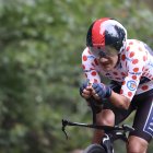 Richard Carapaz estuvo muy sólido durante la crono en el segmento que definía el primer lugar para los premios de montaña