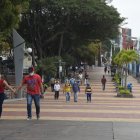 Como en todo espacio público, los usuarios del malecón deben usar mascarilla.