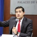 El ministro de Economía y Finanzas, Richard Martínez, anunció que la mayoría de bonistas aceptó la propuesta de Ecuador para renegociar la deuda.