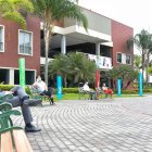 Los campus de la Ecotec han sido señalizados, reforzando protocolos de bioseguridad.
