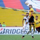 El equipo de Bustos presentó falencias en mediocampo durante gran parte del cotejo.