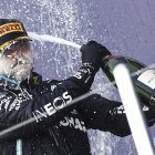 Valtteri Bottas mantuvo la hegemonía de Mercedes, pero impidió que Lewis Hamilton pase a la historia.