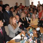 En marzo de  2007, tras su destitución, los legisladores cesados ofrecieron una rueda de prensa para defender sus cargos en el Congreso Nacional.
