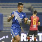 Pernía festeja el segundo gol de los azules.