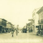 Remembranzas. En la calle Bolívar y 9 de Octubre, se observa el Teatro Municipal y el teatro San Francisco en el año 1965.