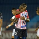 Junior de Colombia resultó también con casos de COVID-19. Mañana miden a Barcelona en la Libertadores.