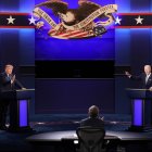 El escenario y los dos protagonistas del debate presidencial en Estados Unidos.