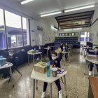 Los estudiantes del colegio SEK de Quito se mostraron felices de retornar a las aulas y de ver otra vez a sus amigos. No obstante, deberán cumplir con los protocolos de salud para evitar contagios.