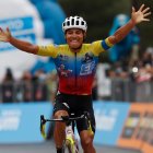 Jonathan Caicedo y su ingreso triunfal en la tercera etapa del Giro de Italia.