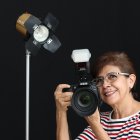 Juanita Fernández en su estudio fotográfico, situado en el norte de la ciudad.