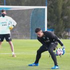 Los arqueros de la selección argentina ayudaron en la sesión de definición y ahí se lesionó Juan Musso