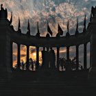 El acto duró hasta el amanecer. Durante todo el tiempo hubo además shows musicales que acompañaron la ceremonia.