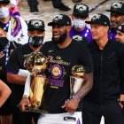 LeBron James (23) fue declarado también como el jugador más valioso de las finales. Con eso sumó cuatro títulos de ese nivel con tres franquicias diferentes.