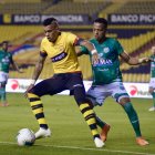 El delantero Jonathan Alvez es buscado por el Peñarol de Uruguay. Ya hubo una conversación entre las partes