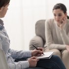 Recibir ayuda psicológica puede ayudarlo a encontrar solución a sus problemas